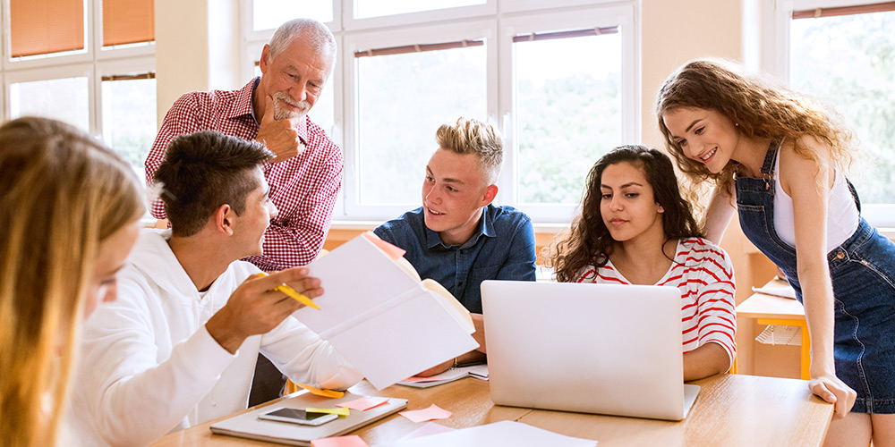 High School Motivational Speaker: Choosing the Best